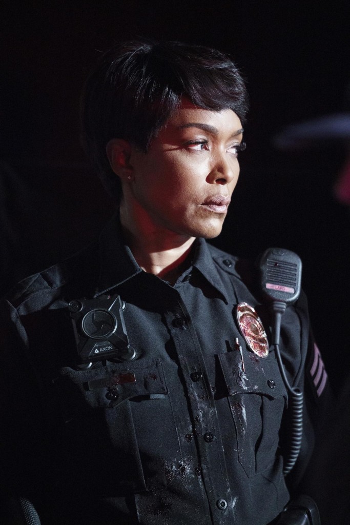 Lt. Athena (Angela Bassett).