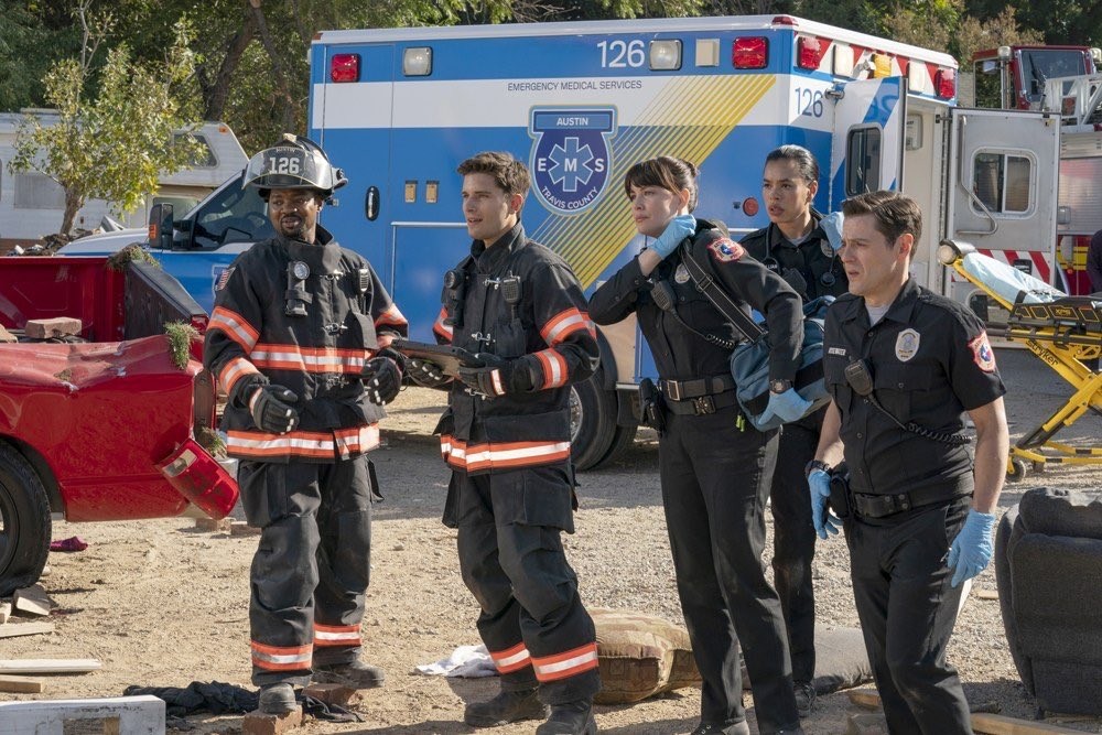 Les pompiers de la 126 ainsi que Michelle Blake (Liv Tyler) sont sur le terrain.
